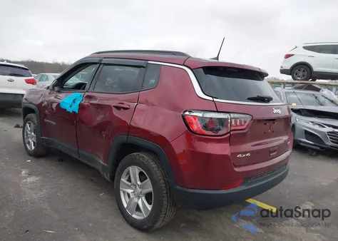 2022 Jeep Compass Latitude 4X4 z USA, uszkodzony, nr VIN 3C4NJDBB6NT170740